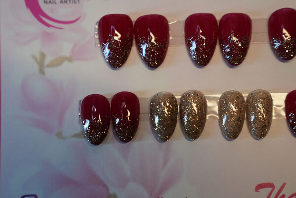 Maroor Shade with Falling glitter